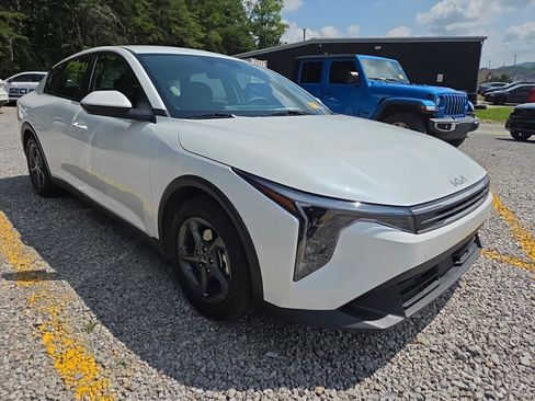 Used 2025 Kia K4 FWD image 3