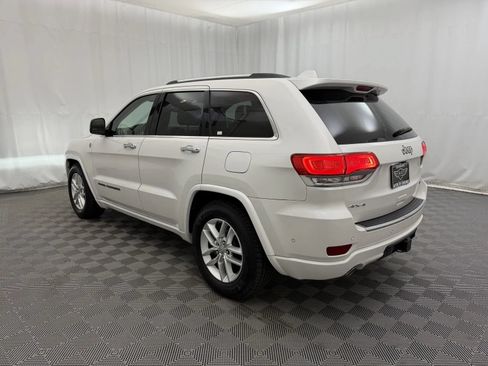 Used 2017 Jeep Grand Cherokee Overland w/ Jeep Active Safety Group AWD/4WD image 8