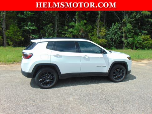 Certified 2025 Jeep Compass Latitude w/ Convenience Group AWD/4WD image 15