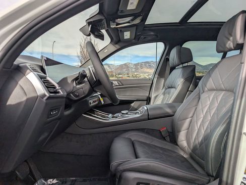 New 2026 BMW X5 xDrive40i w/ Climate Comfort Package image 11