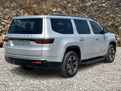 Used 2024 Jeep Wagoneer Series III image 2