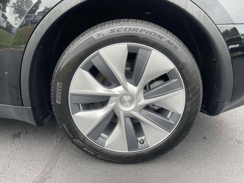 Used 2023 Tesla Model Y Long Range AWD/4WD image 7