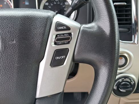 Used 2017 Nissan Titan SV AWD/4WD image 22
