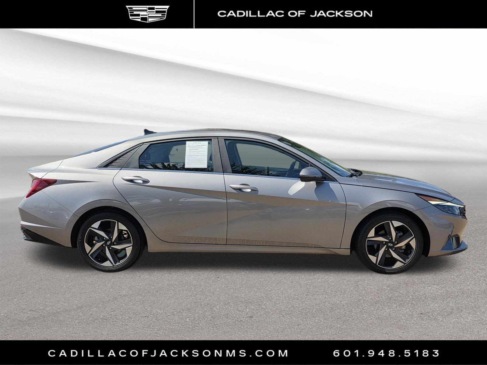 Used 2023 Hyundai Elantra Limited w/ Cargo Package FWD image 4
