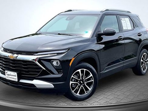 Used 2025 Chevrolet TrailBlazer LT AWD/4WD image 1