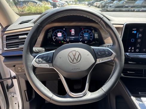 Used 2024 Volkswagen Atlas SE FWD image 24