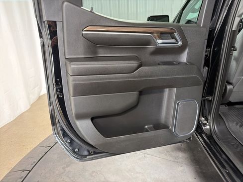 Used 2023 Chevrolet Silverado 1500 LT Trail Boss w/ Protection Package image 17