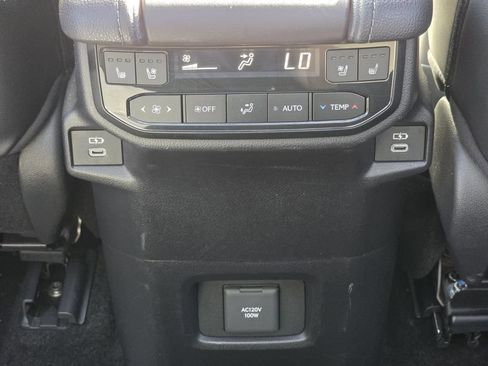 Used 2024 Toyota Grand Highlander AWD image 34