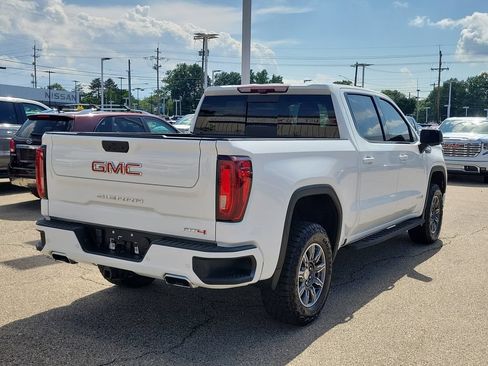 Used 2024 GMC Sierra 1500 AT4 w/ Technology Package AWD/4WD image 4