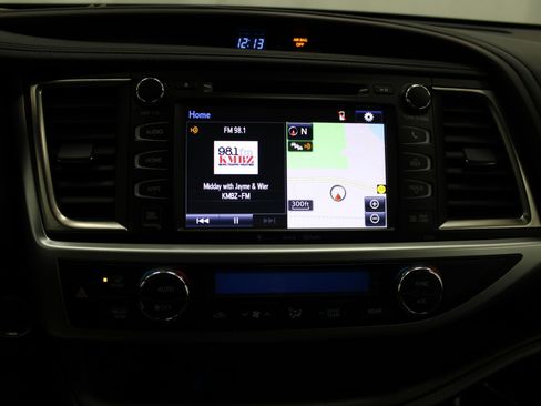 Used 2019 Toyota Highlander Limited Platinum image 31