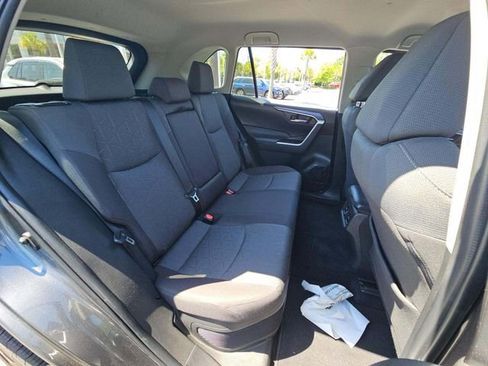 Used 2022 Toyota RAV4 XLE w/ Carpet Mat Package (TMS) AWD/4WD image 10