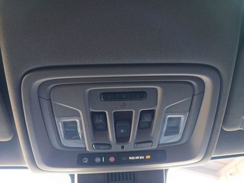 Used 2023 Chevrolet Silverado 1500 LT Trail Boss w/ Convenience Package II image 5