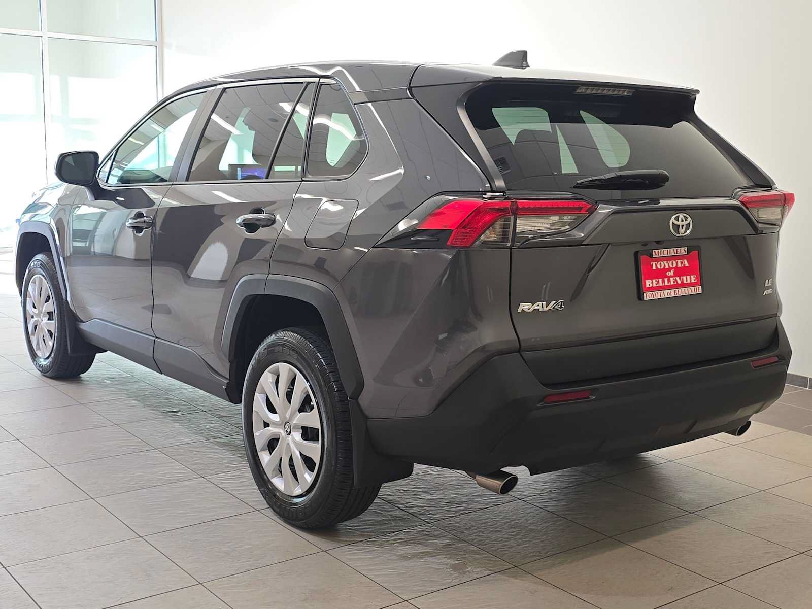 Certified 2025 Toyota RAV4 LE AWD/4WD image 4