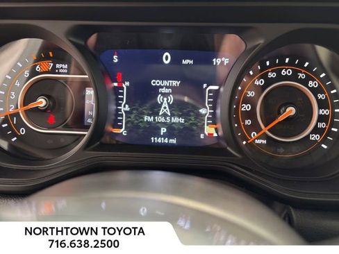 Used 2024 Jeep Wrangler Sahara w/ Safety Group image 9