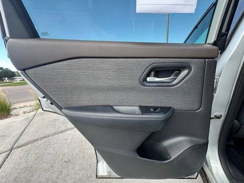 Used 2023 Nissan Rogue SV AWD/4WD image 26