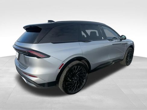 Used 2025 Lincoln Nautilus Reserve w/ Jet Appearance Package AWD/4WD image 8