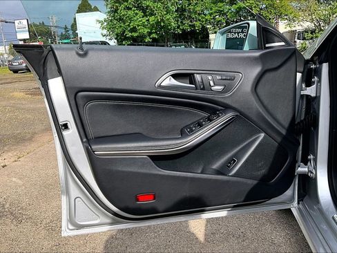 Used 2017 Mercedes-Benz CLA 250 4MATIC image 22