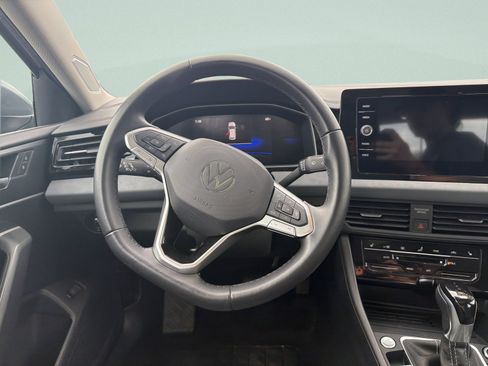 Used 2025 Volkswagen Jetta SE image 20