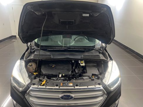 Certified 2018 Ford Escape SE w/ SE Sync 3 Package image 24