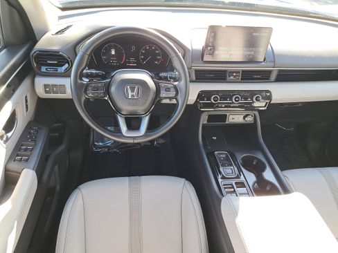 Certified 2025 Honda Pilot EX-L image 15