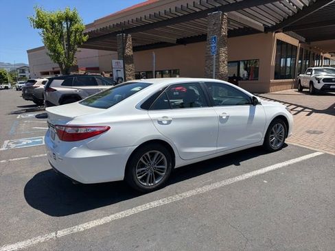 Certified 2017 Toyota Camry SE w/ Moonroof Package FWD image 2