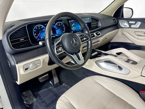 Used 2021 Mercedes-Benz GLS 580 4MATIC image 9
