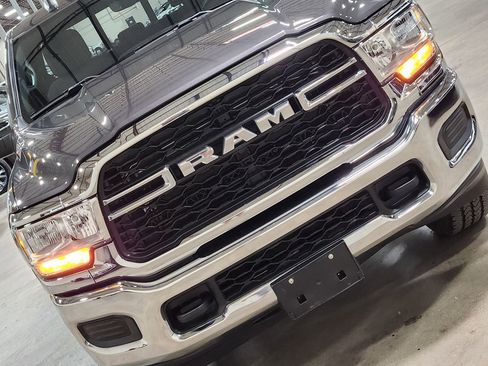 Used 2024 RAM 2500 Tradesman w/ Chrome Appearance Group image 19