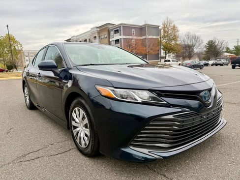 Used 2019 Toyota Camry LE image 4