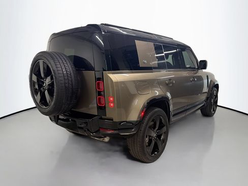 Used 2024 Land Rover Defender 110 X-Dynamic SE AWD/4WD image 9
