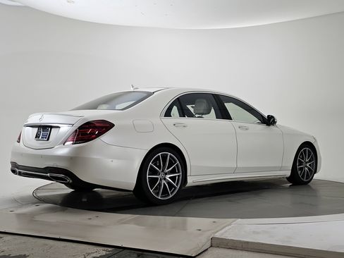 Used 2019 Mercedes-Benz S 560 Sedan image 3