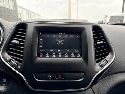 Used 2020 Jeep Cherokee Latitude Plus FWD image 15