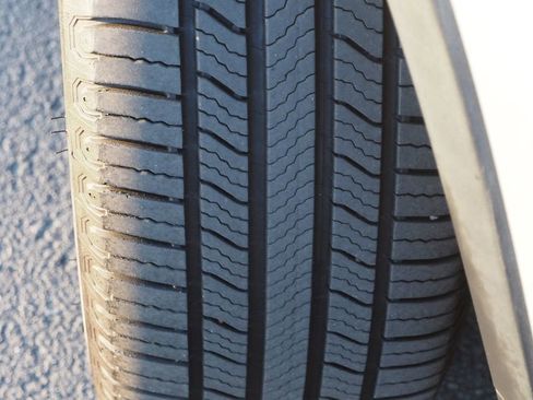 Used 2022 Chevrolet Trax LT w/ Driver Confidence Package image 9