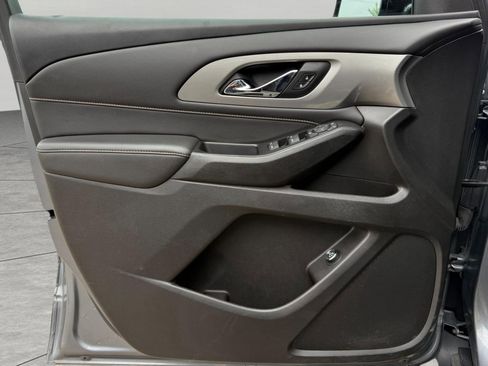 Used 2020 Chevrolet Traverse LT w/ LPO, Floor Liner Package AWD/4WD image 21