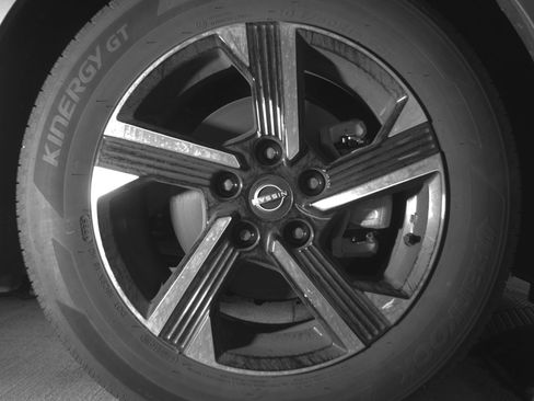 Used 2025 Nissan Sentra SV image 13