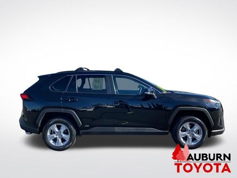 Used 2022 Toyota RAV4 XLE w/ XLE Grade Weather Package AWD/4WD image 8