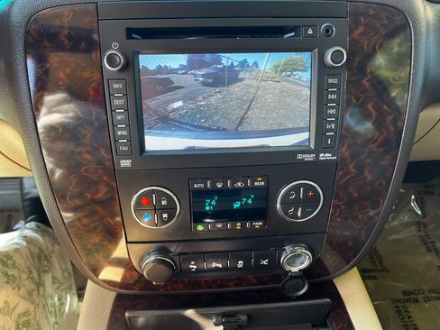 Used 2012 GMC Yukon XL Denali AWD/4WD image 18