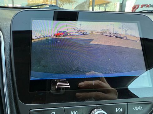 Used 2019 Chevrolet Malibu LT image 16