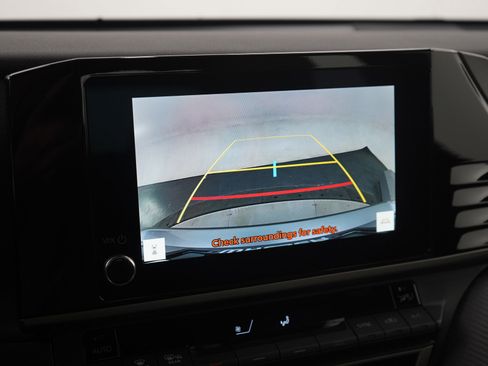 Used 2025 Toyota Camry SE image 25