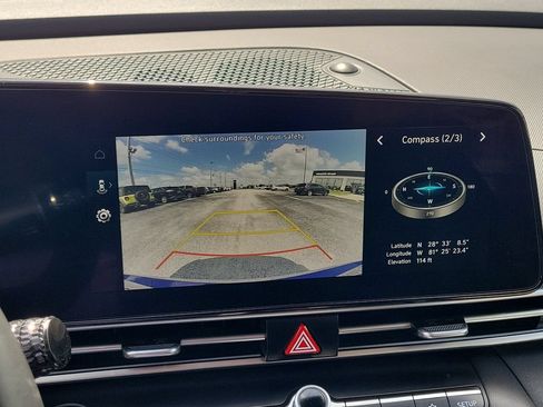 Used 2025 Hyundai Elantra Limited FWD image 22