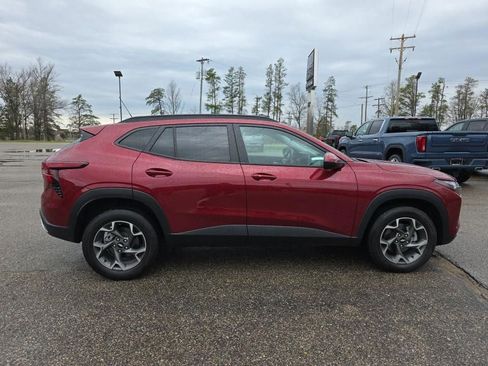 Used 2025 Chevrolet Trax LT w/ Driver Confidence Package FWD image 5