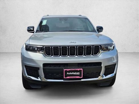 New 2025 Jeep Grand Cherokee L Laredo w/ Luxury Tech Group I RWD image 5