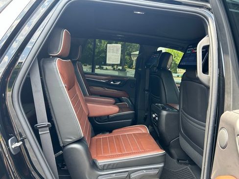 Used 2023 GMC Yukon Denali Ultimate AWD/4WD image 54