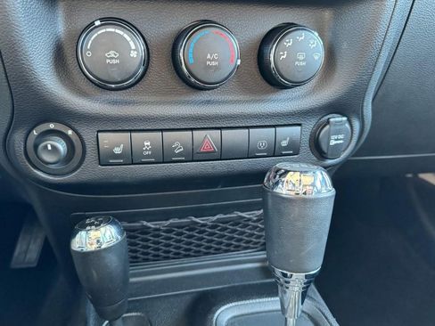 Used 2015 Jeep Wrangler Unlimited Sahara w/ Connectivity Group image 18