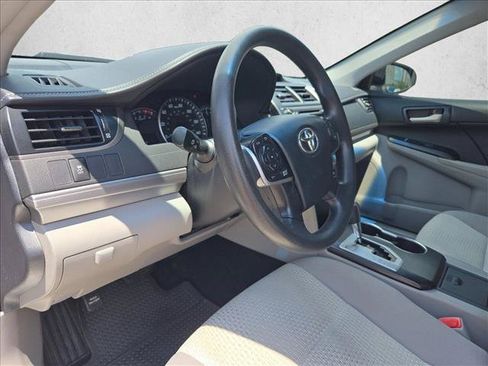 Used 2013 Toyota Camry LE FWD image 9