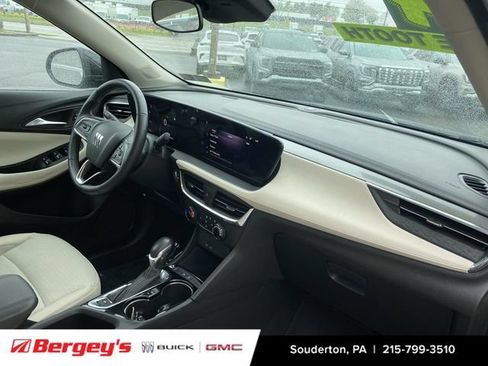 Certified 2024 Buick Encore GX Preferred FWD image 33