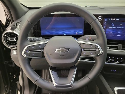 New 2026 Chevrolet Equinox LT w/ Convenience Package II FWD image 4