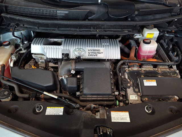 Used 2017 Toyota Prius V Two w/ Carpet Mat Package FWD image 26