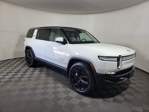 Used 2024 Rivian R1S Adventure AWD/4WD image 7