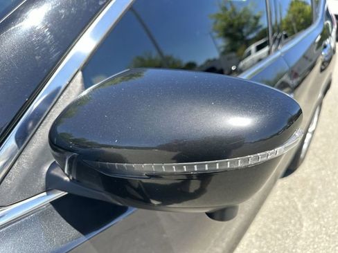 Used 2018 Nissan Rogue SV w/ Premium Package AWD/4WD image 10