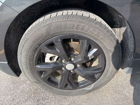 Used 2018 Chevrolet Equinox LT image 29